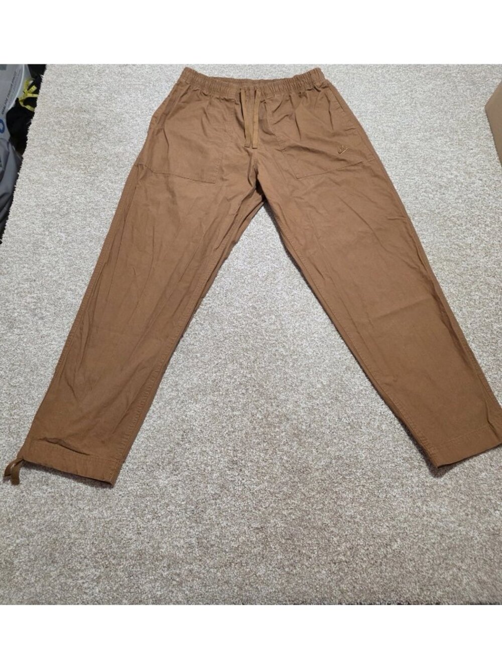 Nike Club Barcelona Pants British Tan Lightweight Jogger FN3096-281 Men’s Large